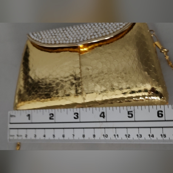 Vintage Metal Purse 6" x 4 " with Faux Diamond Rhinestones Long Chain Color gold - Picture 12 of 16
